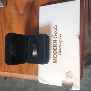 Black carbon fiber band